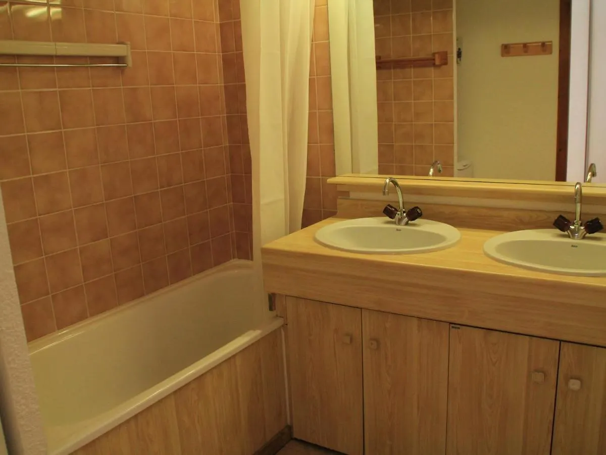 Appartement Moderne 6 Personnes Avec Balcon, Garage A Chatel - Fr-1-198-252 Apartment