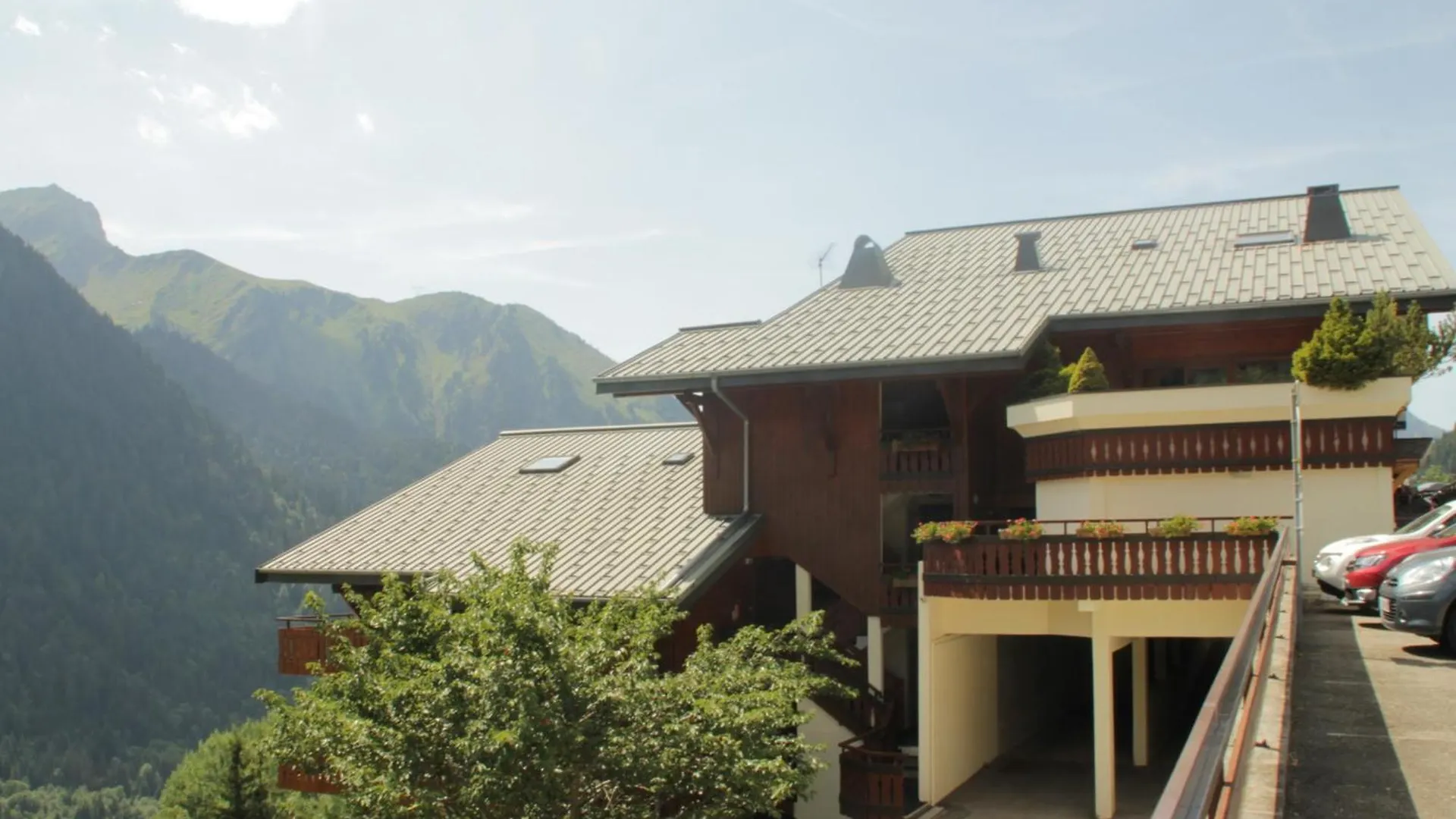 Appartement Moderne 6 Personnes Avec Balcon, Garage A Chatel - Fr-1-198-252 0*,  France